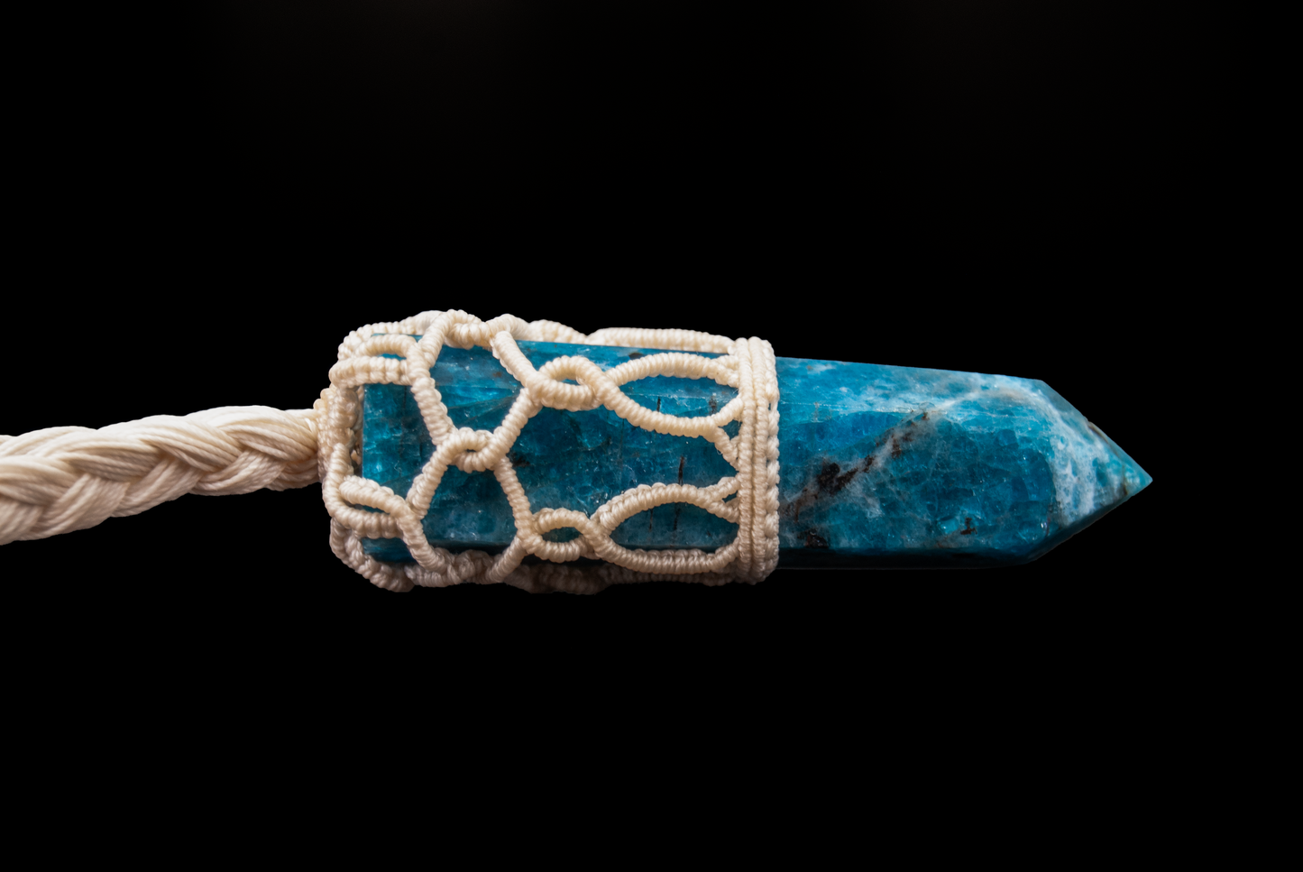 Handcrafted Apatite Necklace – Manifestation, Clarity and Connection