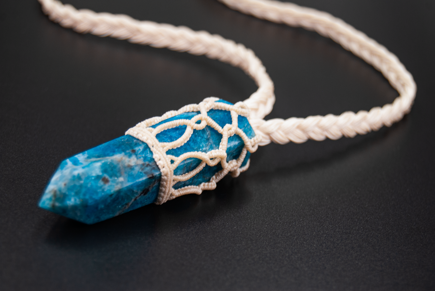 Handcrafted Apatite Necklace – Manifestation, Clarity and Connection