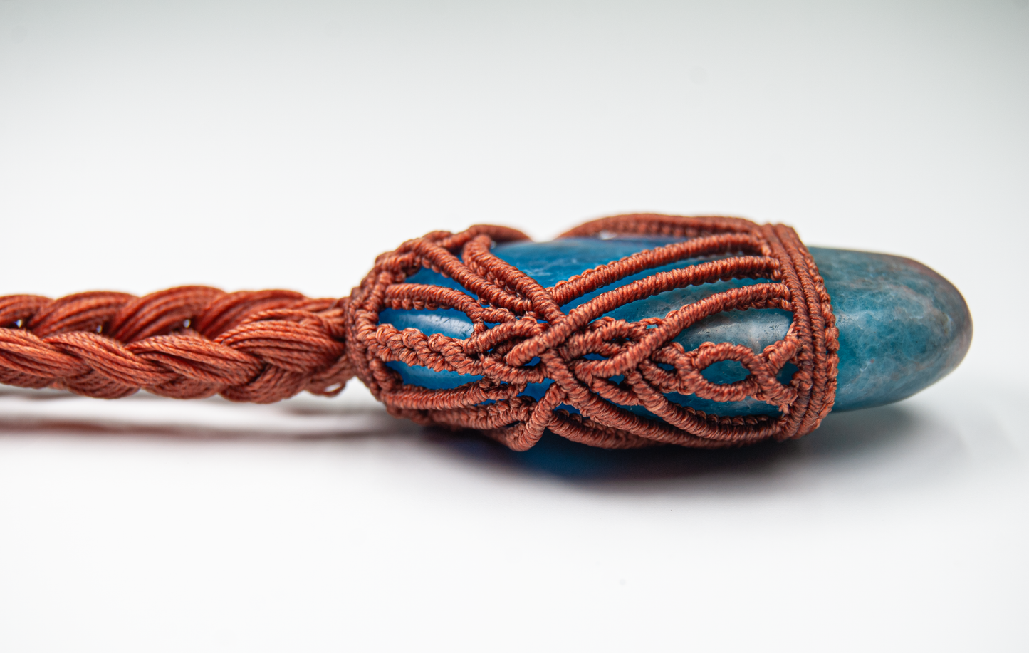 Throat Chakra Apatite Necklace – Handmade Healing Macramé Pendant