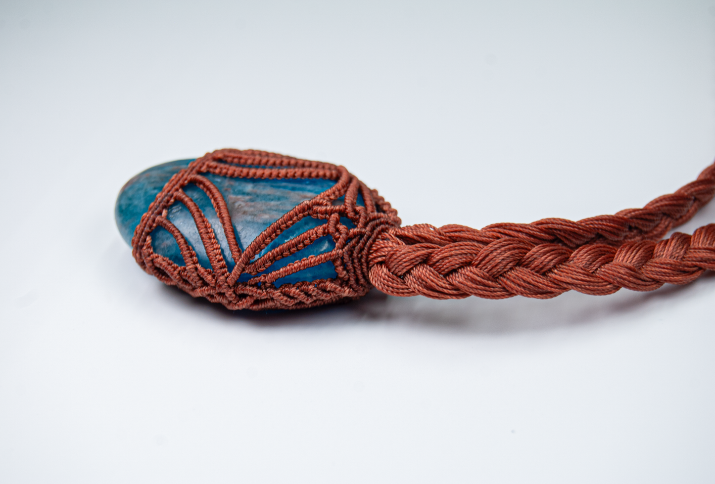 Throat Chakra Apatite Necklace – Handmade Healing Macramé Pendant