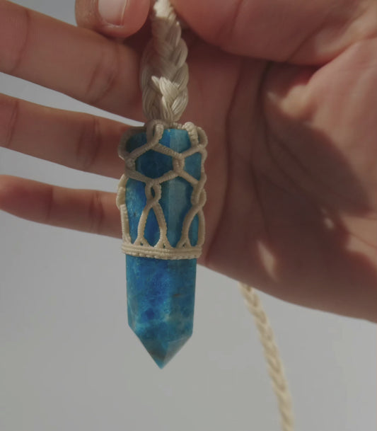 Handcrafted Apatite Necklace – Manifestation, Clarity and Connection